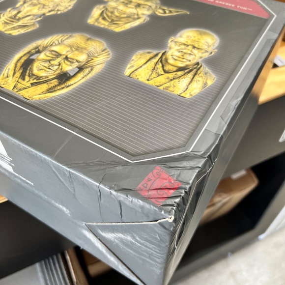 Disney Parks Star Wars Galaxy's Edge Jedi Mini Busts Figure Figurines Set - NEW - Picture 3 of 3
